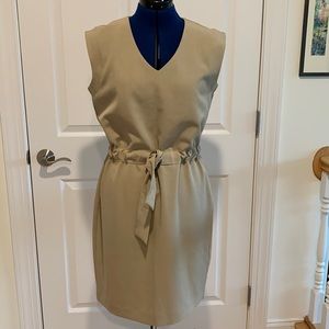 5/$20 Taylor size 8 beige career dress w/drawstring waist.